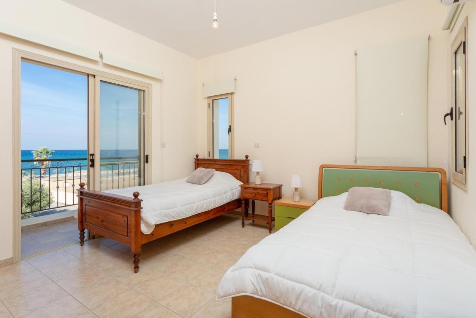 Villa Seashore One Paphos Esterno foto
