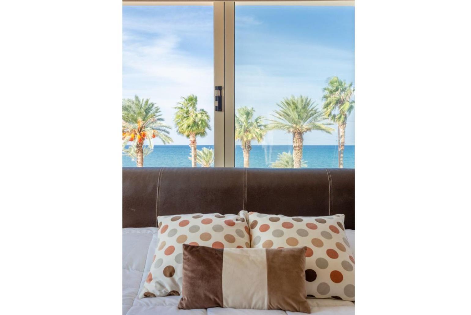 Villa Seashore One Paphos Esterno foto